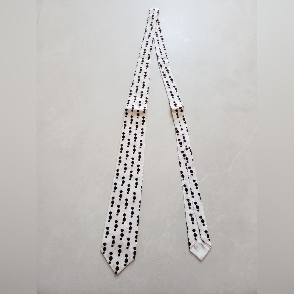 Men's Brand New Misto Seta White Tie and red and blue designs, Made in I…